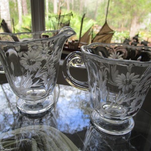 Circa 1940s Fostoria Antique Fine Cut Daisy Pattern Creamer & Open Sugar Elegant Dainty Double Daisy Fine Cut Fostoria Glass Creamer Sugar