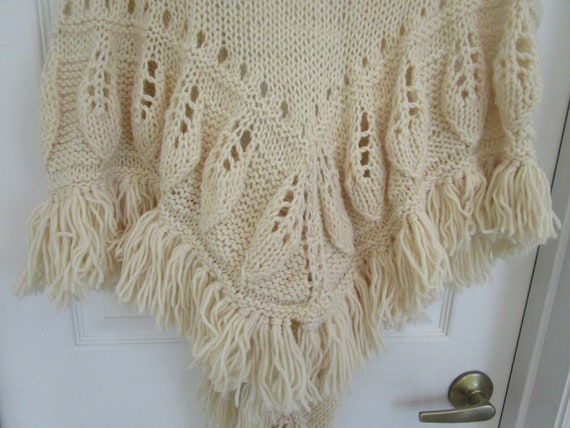 1970s Crochet Fringed Shawl Large Chunky Soft Cro… - image 4