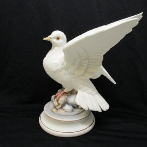 Vintage Andrea By Sedak Japan White Dove Statue Dove figurine Porcelain Ceramic White Dove MidCentury Decor Centerpiece Mantle Dove Japan