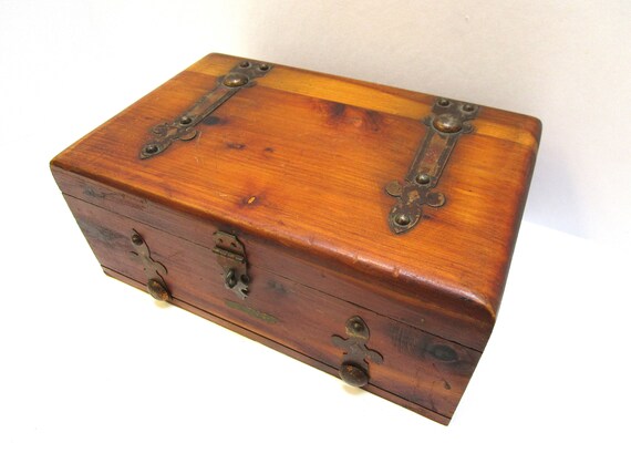 Handmade cedar chest online