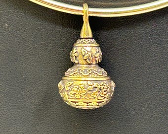 Solid Brass Gourd Shape Pendant Locket Snuff opium box stasher stash snuff box poison necklace pendant cremation jewelry snuff locket Floral