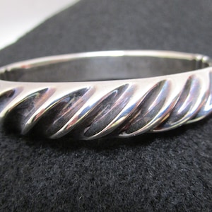 Bold Sterling Silver Clamper Hinged Bangle Italy Slanted Deep Ribbed Pattern Italian Sterling Silver Bangle Oval Shape Unisex Bracelet