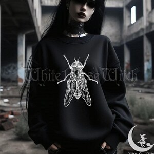 Weird Housefly Sweatshirt, Crust Punk Grunge Shirt, Vintage Goth Fly Insect Sweat, Dark Weirdcore Pullover, Gothic Alt Fashion, S-5XL