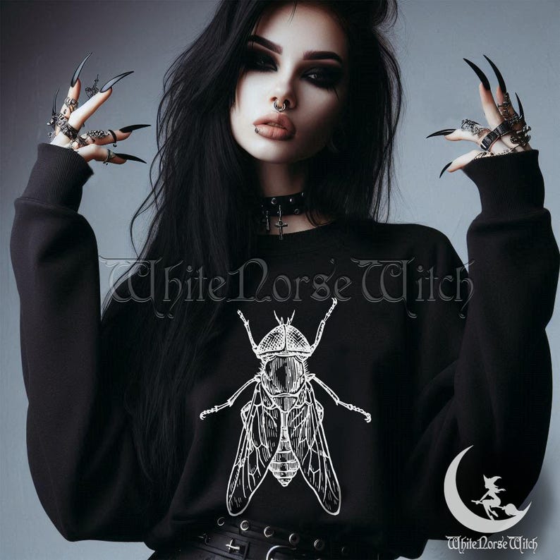 Weird Housefly Sweatshirt, Crust Punk Grunge Shirt, Vintage Goth Fly Insect Sweat, Dark Weirdcore Pullover, Gothic Alt Fashion, S-5XL