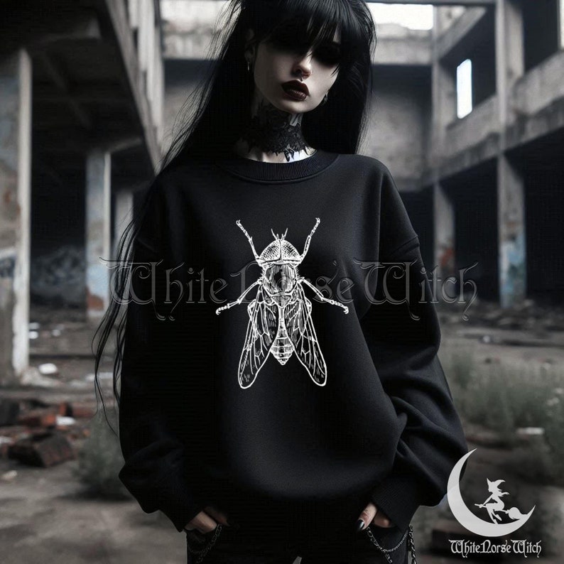 Weird Housefly Sweatshirt, Crust Punk Grunge Shirt, Vintage Goth Fly Insect Sweat, Dark Weirdcore Pullover, Gothic Alt Fashion, S-5XL