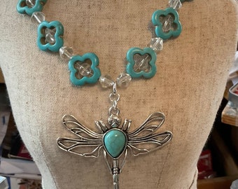 Libellule ornée de turquoise