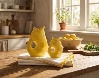 Juego de 5 jarras, grandes de 42 oz, 3 oz y toallas de cocina a juego.