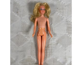 Vintage 1975 Growing Up Skipper Doll Little Sister Of Barbie Grows With Arm Turn
