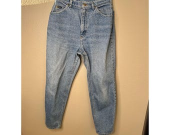 Vintage Lee Women's High Rise Taper Jeans, womens jeans, vintage jeans, vintage lee, high rise jeans, 1980s jeans, 1990s jeans