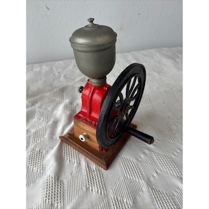 Vintage Elma Big Wheel Kaffeemühle Rot Gusseisen und Holz Spanien 1930er Jahre