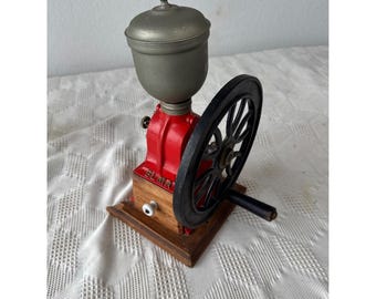 Vintage Elma Big Wheel koffiemolen rood gietijzer en hout, Spanje, jaren 1930