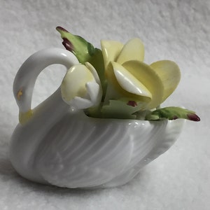 Napcoware Porcelain Pansy in Swan (#PF005)