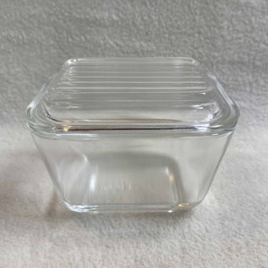 Vintage Pyrex/Corning 1 1 /2 Cup Clear Refrigerator Dish with Lid (#DCG1027)