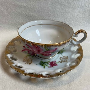 Vintage Pink Iris Teacup and Saucer (#DCG555)