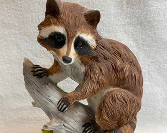 Vintage Andrea Raccoon on Tree Trunk Figurine (#FIG1158)