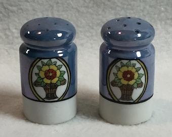Salt and Pepper - Japan Lusterware Blue/White with Floral Design (#SP118)