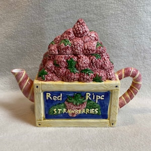 Vintage Cardinal Strawberries in Crate Teapot (#TP082)