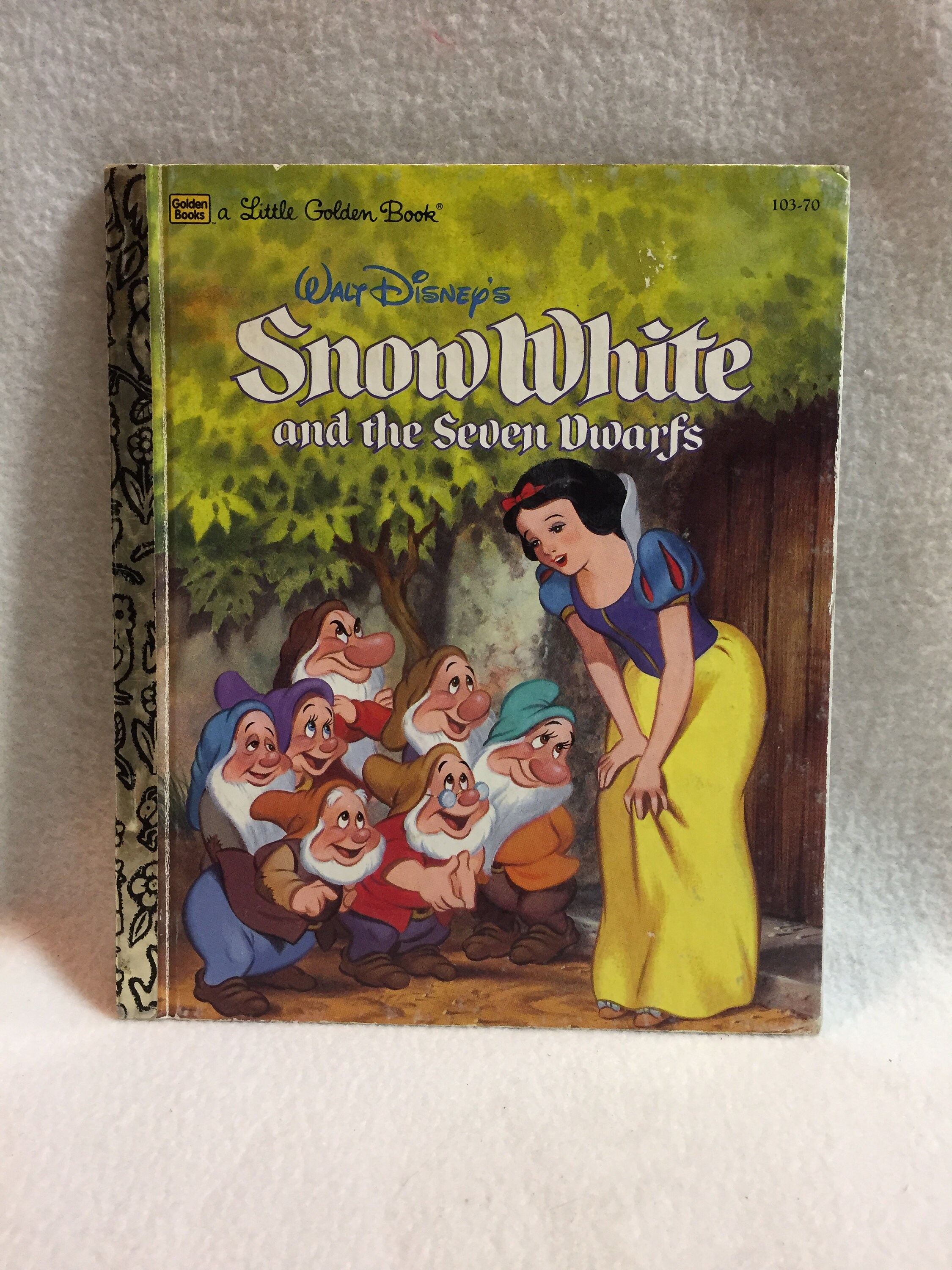 WALT DISNEYS SNOW WHITE AND THE SEVEN DWARFS Little Golden Book 1984