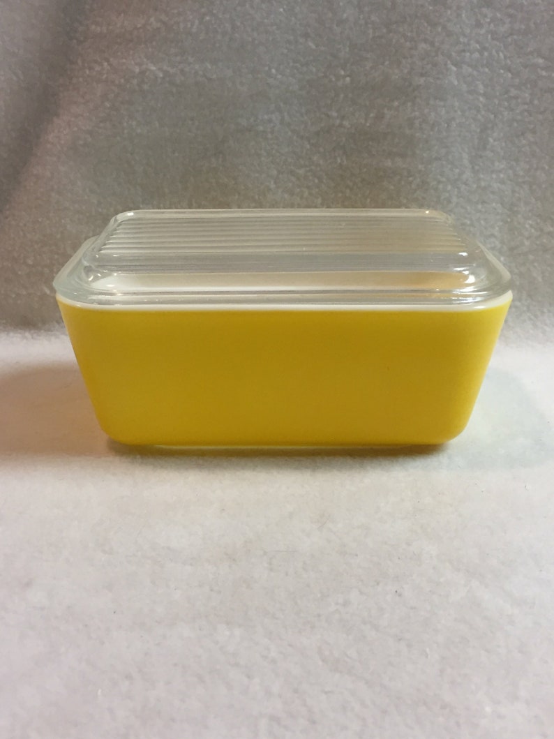 #DCG120 Vintage Pyrex 1.5 Pint Golden Yellow RefrigeratorCasserole Dish with Lid