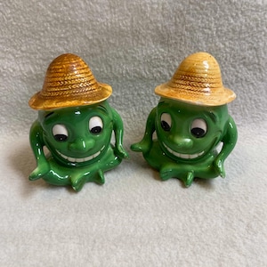 Salt and Pepper - Smiling Green Peppers with Hats (#SP200)