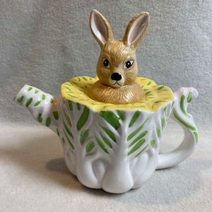 Vintage Loomco Rabbit in Lettuce Teapot (#TP083)