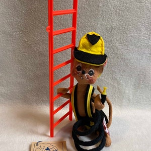 Annalee Dolls - Fireman Mouse - 1993 (#AL249)
