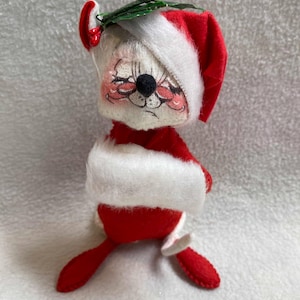 Annalee Dolls - Mouse in Christmas Outfit with Hand Muff - 1970 (#AL313)