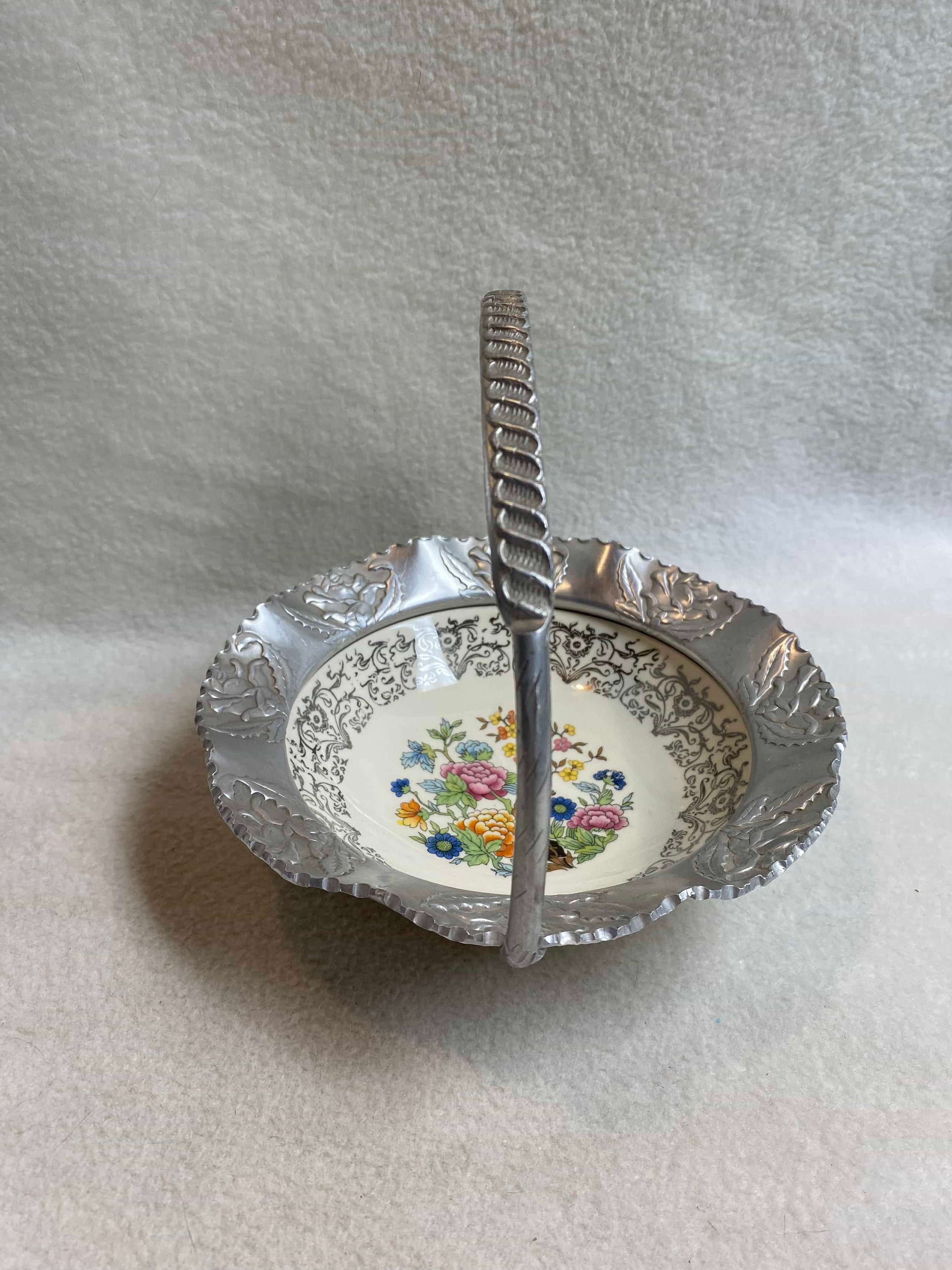 【アンティーク】Farber & Shlevin社製 ハンドメイド雑貨 Vintage Farber and Shlevin Floral Dish With Hammered Aluminum Edge