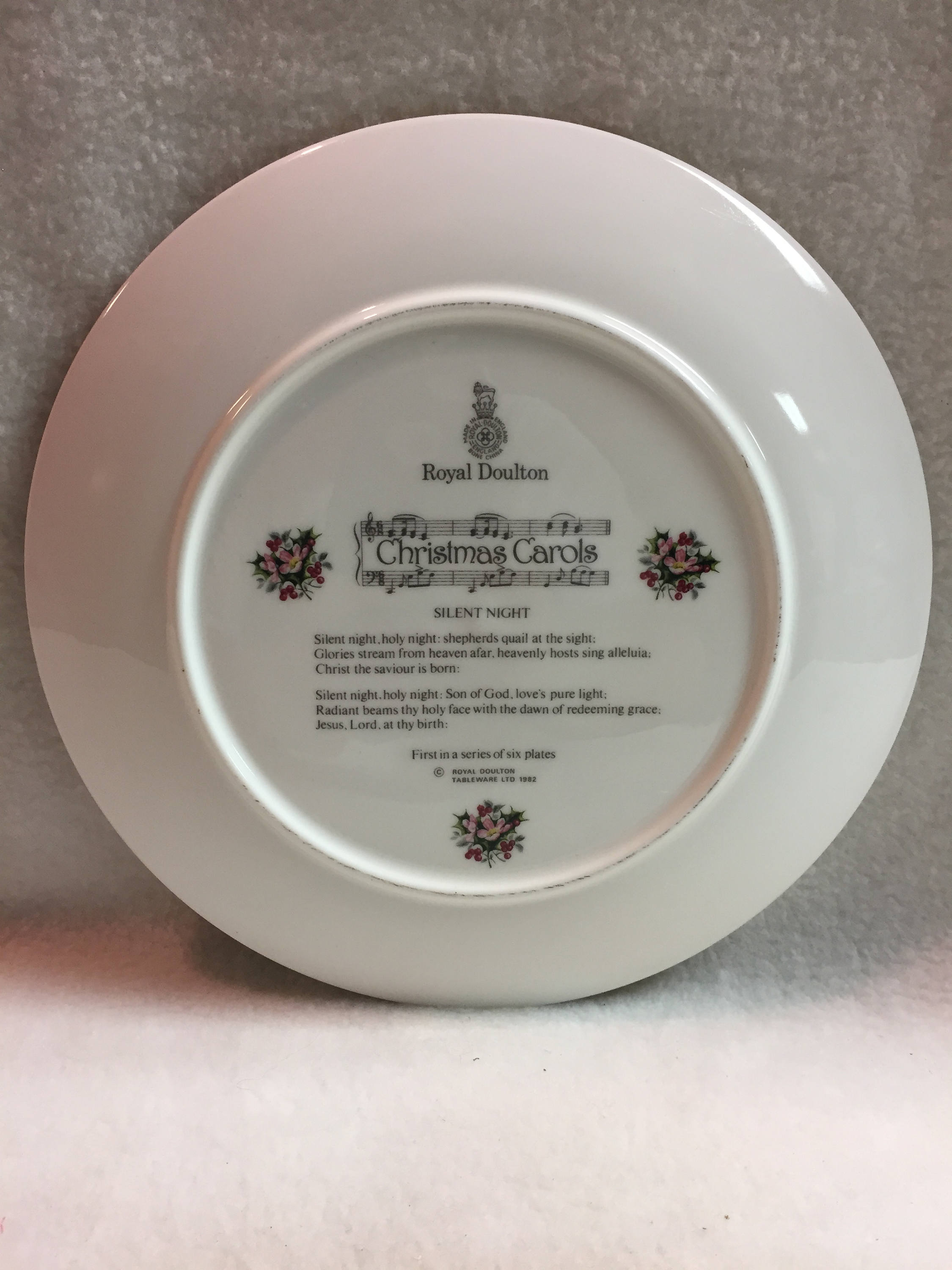 Royal Doulton Christmas Carols Collector Plate - 'silent Royal Doulton Christmas Carols Collector Plate - 'silent