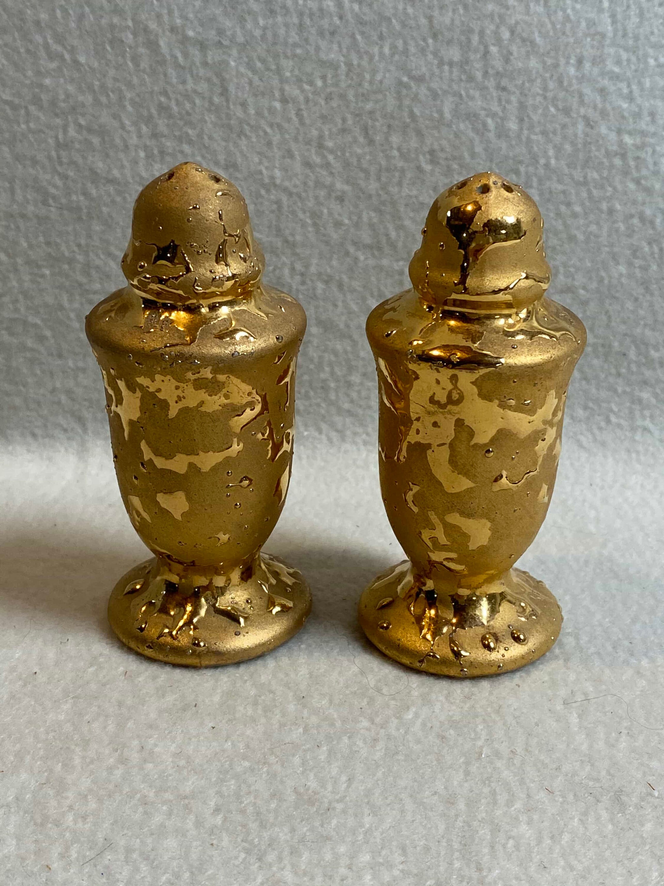 Salt and Pepper - Vintage Weeping Bright Gold Shakers (#SP129) - Etsy