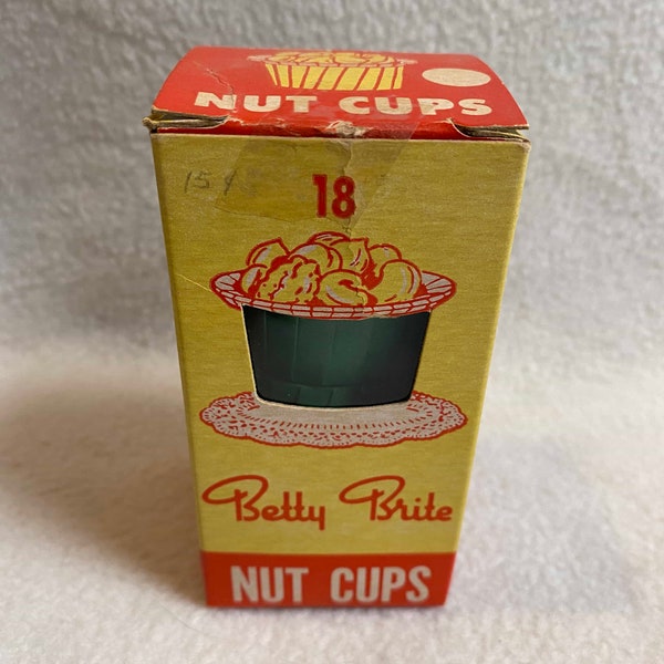 Betty Brite Nut Cups in Original Vintage Packaging (#EE214)