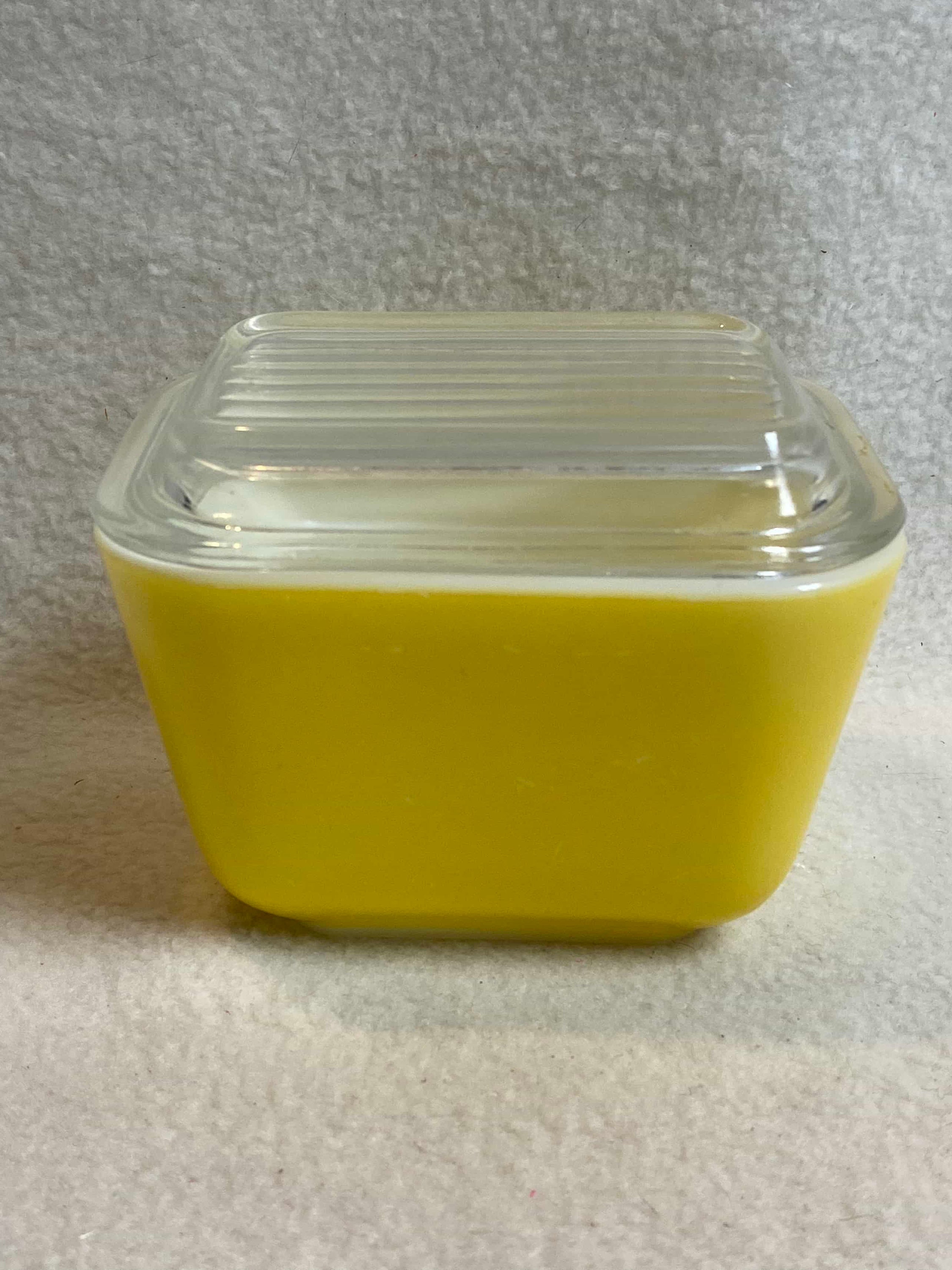 Vintage Pyrex 501 1.5 cup Glass Container with Lids Yellow USA
