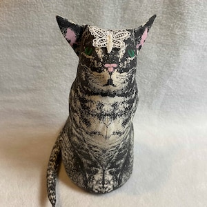 Vintage Stuffed McGuffey&#39;s Cat (Smithsonian Institution) (#BCD631)