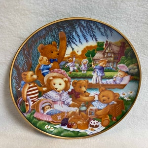 Franklin Mint &#39;A Teddy Bear Picnic&#39; Collector Plate (#PLT559)