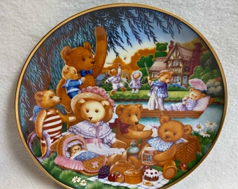 Franklin Mint 'A Teddy Bear Picnic' Collector Plate (#PLT559)