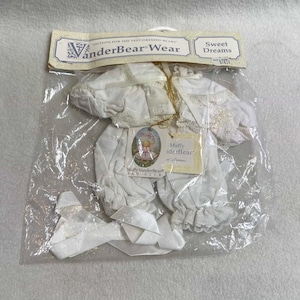 VanderBear Wear - Muffy VanderBear - &#39;Sweet Dreams&#39; (white pajamas) - In Original Packaging (#DL1208)