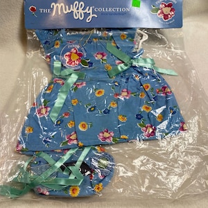 Coleção Muffy - Alice VanderBear - Traje "Picking Posies - Mum's the Word" (na embalagem original) (#DL1229)