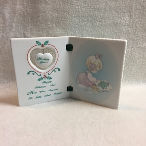 Enesco Precious Moments - Christmas Greeting Message Plaque - In Original Packaging (#EE081)