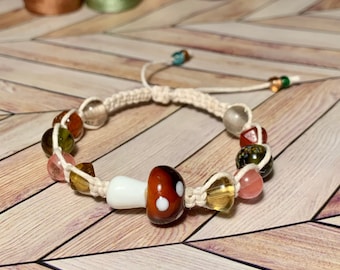 Mushroom bracelet, adjustable macrame bracelet, glass mushroom bead, glass beaded bracelet