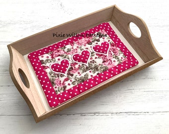 Tapis mug matelassé, motif de broderie machine : coeurs de cabane en rondins (pour 5 x 7 cerceaux).