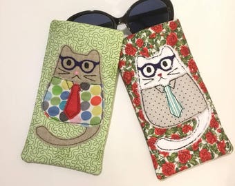 ITH Glasses Case with Cat Appliqué. Machine Embroidery Design for 5x7 Hoops