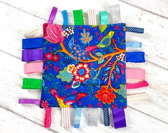 In het hoepelcomfort lint deken ontwerp. Machine Borduurproject van Pixie Willow Patterns