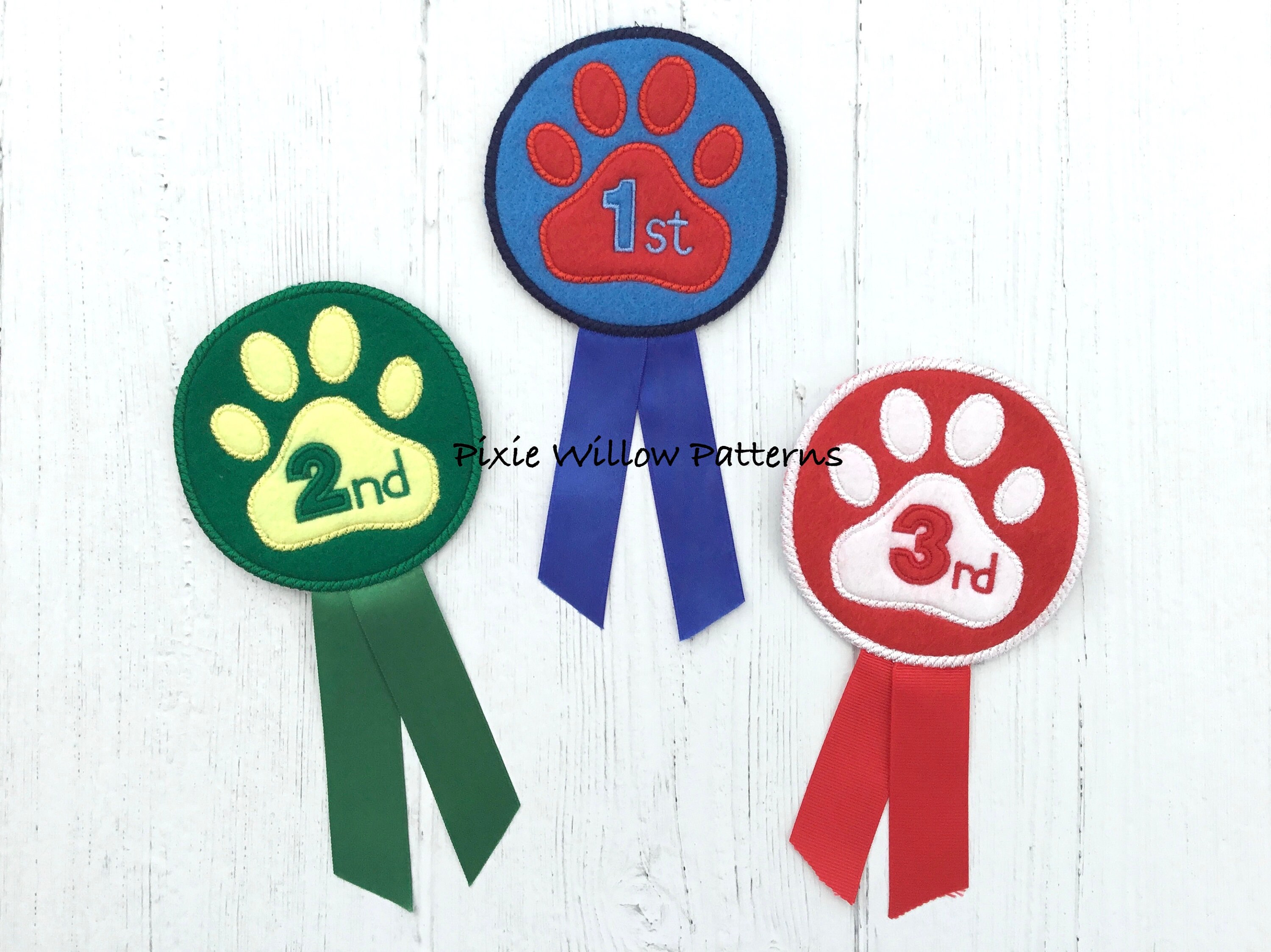 Dog Show Rosettes Winner x 10  FREE Printed Paw Print Tails FREE POSTAGE 