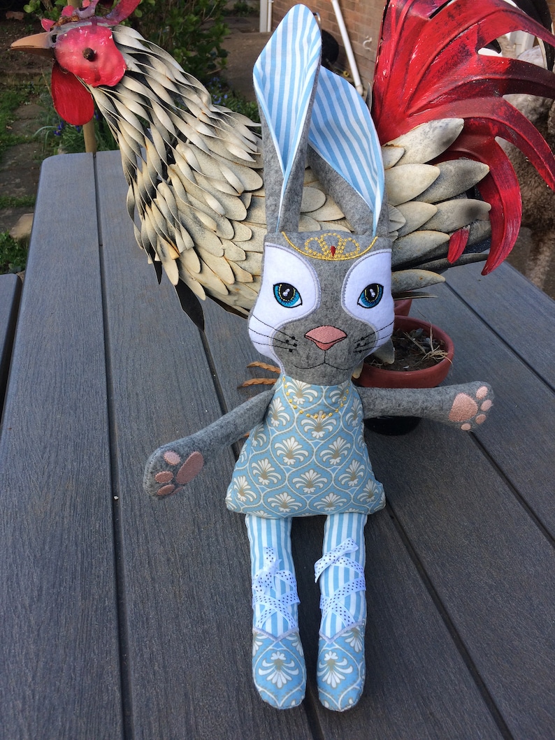 Download ITH Easter Bunny Rabbit 5x7 6x107x12 and 9x12. In The Hoop ...