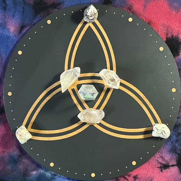 Triquetra Crystal Grid (Black)