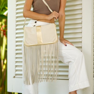 Monedero con flecos beige, Monedero con flecos de cuero, Bolso con flecos de cuero