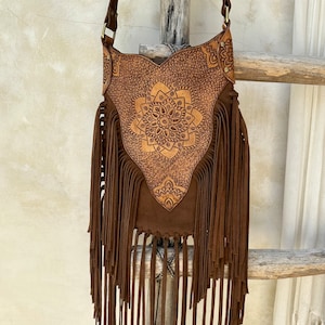 Bolso estilo boho de piel con flecos tallados, bandolera, bolso con herramientas