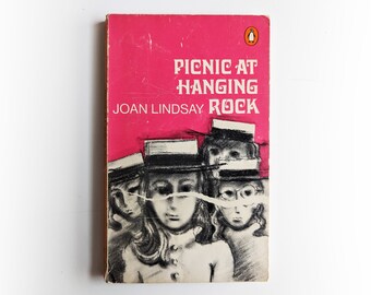 Joan Lindsay - Picnic at Hanging Rock - Livre de poche vintage Pingouin - 1970