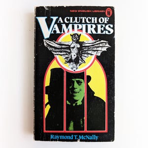 Raymond T McNally - A Clutch of Vampires - NEL horror occult vintage paperback book - 1976