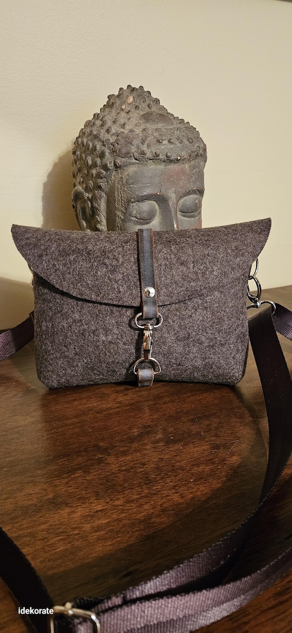 Small Merino Wool Crossbody Bag.  Felt Purse.  Shoulder Bag.